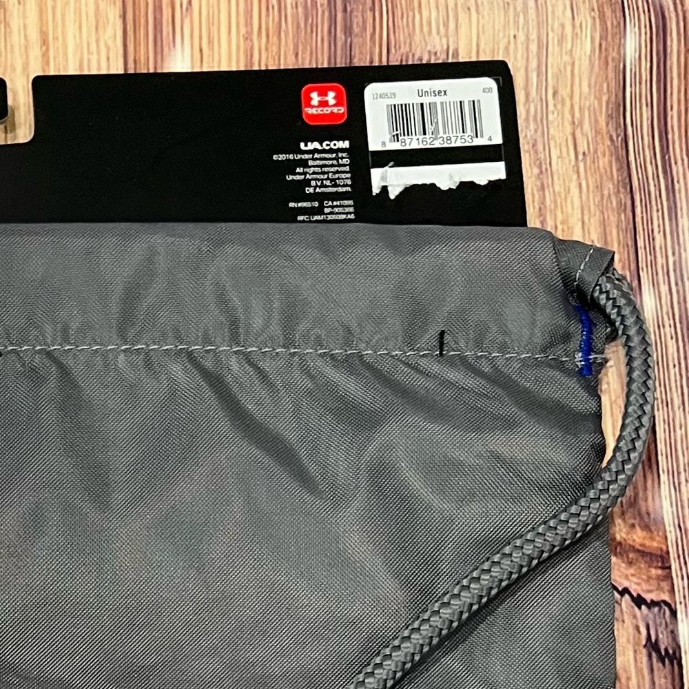 Under Armor - drawstring backpack - Picture 3 of 3